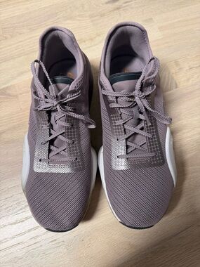 Nike Mauve-Pink Performance Running Shoes